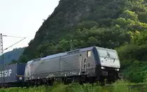 Bei Bad Salzig, 189 290 mit einem Containerzug. 24.7.2017