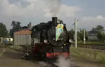 Gut gerüstet für morgen, für den Schulanfangsexpress ist hier eine Lok der Baureihe 99 in Radebeul Ost. 05.08.2016 18:28 Uhr