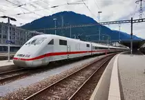 401 073-2 hat als ICE 271 (Hamburg Altona - Chur) sein Ziel erreicht.
Aufgenommen am 21.7.2016.