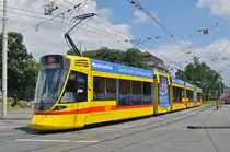 Be 6/10 Tango 164, auf der Linie 11 fährt zur Haltestelle am Bahnhof SBB. Die Aufnahme stammt vom 15.07.2016.