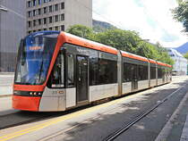 Strassenbahn Bergen Linie 1 mit Triebwagen 217 02. Juli 2016 nach Byparken
