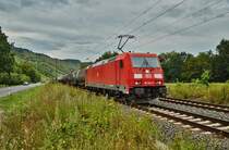 185 344-9 ist hier am 09.08.16 bei Gambach mit einen Kesselzug zu sehen der in Richtung Norden unterwegs ist.