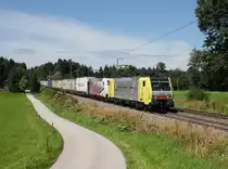 Die 189 903 und die 185 666 mit einem KLV-Zug am 20.08.2016 unterwegs bei Hufschlag.