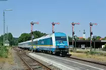 223 071 mit dem umgeleiteten ALX84113 von Hof nach München in Pressath, 07.08.2015
(Aufgrund von Bauarbeiten mussten die Alex Züge zwischen Wiesau und Weiden über die Strecke Marktredwitz-Kirchenlaibach-Weiden umgeleitet werden. Die Doppelstockwagen konnten dabei nicht zum Einsatz kommen, da sich zwischen Marktredwitz und Kirchenlaibach zwei Tunnel befinden, die nicht für den Einsatz von Doppelstockwagen tauglich sind.)