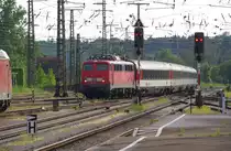 115 350 bringt den IC Stuttgart - Basel am 13.05.2015 nach Singen am Hohentwiel.
SBB Re 4-4 11193 wird den Zug übernehmen. Bahnstrecke 4250 Offenburg - Singen.