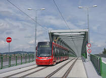 Bratislava Skoda ForCity 30T 7519 als Linie 3,  Sad Janka Kráľa, 01.08.2016. 