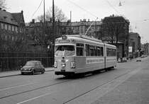 København / Kopenhagen Københavns Sporveje (KS) SL 10 (DÜWAG-GT6 900) København V, Vesterfælledvej im April 1968. - Die Triebwagenserie 801-900 wurde in den Jahren 1960 bis 1968 geliefert. Die Tw 851-852, 858-862 und 877-900 wurden von der Hauptwerkstätte der KS fertig gebaut, während die übrigen im betriebsfähigen Zustand von DÜWAG / Kiepe geliefert wurden. - Scan von einem Farbnegativ (!). Film: Agfacolor CN17.
