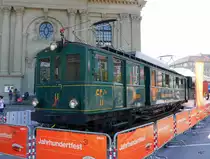 RBS - 100 Jahr Feier Triebwagen CFe 4/4 11 vor dem Bahnhof in Bern am 27.08.2016 