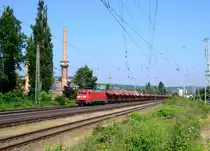 152 076 mit einem Tds-Zug am 06.06.2016 in Alfeld(Leine). Im Hintergrund das Fagus-Werk, dass zum UNESCO-Weltkulturerbe gehört.
