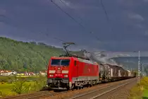 Kurz nach einem heftigen Gewitterregen fährt die 189 009-4 mit einem Mischer aus Tschechien kommend durch die sächsische Schweiz.Bild Krippen den 22.8.2016