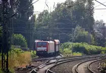 189 044-1 DB kommt aus Richtung Köln,Grevenbroich mit einem  Erzleerzug aus Dillingen(an der Saar) nach Rotterdam(NL) und fährt durch Rheydt-Hbf und fährt in Richtung Mönchengladbach-Hbf.
Aufgenommen vom Bahnsteig 3 in Rheydt-Hbf. 
Bei Sommerwetter am Mittag vom 27.8.2016. 