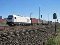 Am 31.08.2016 konnte ich die 223 143 mit einem Containerzug in Wiesau fotografieren.