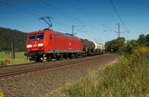 145 064-2 ist hier bei Hermannspiegel am 24.08.16 mit einen Kesselzug in Richtung Fulda zu sehen.