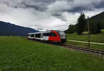 5022 027-4 fährt als R 4814 (Kötschach-Mauthen - Villach Hbf), zwischen Kirchbach im Gailtal und Waidegg vorüber.
Aufgenommen am 6.9.2016.
