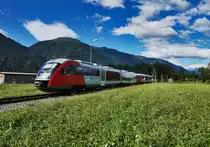 Nachschuss von 5022 027-4 und 5022 021-7  Stadt Wolfsberg , bei der Ausfahrt aus dem Bahnhof Kirchbach im Gailtal.
Unterwegs waren die Triebwagen als R 4805 von Villach Hbf nach Kötschach-Mauthen. Aufgenommen am 6.9.2016.