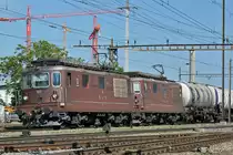 Doppeltraktion, mit den BLS Loks 425 181 und 425 192, durchfahren den Bahnhof Pratteln. Die Aufnahme stammt vom 08.09.2016.
