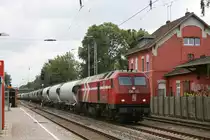 HGK DE 13 rollte aus Köln kommend in den Bahnhof von Rommerskirchen ein.
Nach einem Fahrtrichtungswechsel ging es weiter nach Bergheim-Niederaußem.
Aufnahmedatum: 2. Juli 2011.