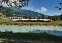 4024 117-6 hält als S1 4240 (Lienz - Friesach), an der Haltestelle Berg im Drautal.
Aufgenommen am 12.9.2016.