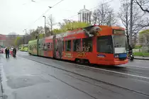 Diese Straßenbahn  1136 - NGT8  fährt am 15.04.2016 auf der Linie 12. Aufgenommen zwischen Hauptbahnhof und Augustusplatz in Leipzig.
