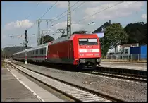 101033 kam am 6.9.2016 mit einem Intercity Richtung Hamm um 14.45 Uhr durch den Bahnhof Brackwede.