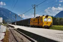 Hier noch ein Nachschuss des Güterzugs, mit dem Gleisvormesstriebwagen X 651 007 (EM-SAT 120) am Zugschluss.
Zuglok war 1144 090-8.
Aufgenommen am 14.9.2016, im Bahnhof Greifenburg-Weißenssee.