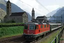 SBB: IR Locarno-Basel mit der Re 420 156-2 vor der prächtigen Kulisse der beiden Kirchen San Nicola und San Michele am 13. September 2016.
Foto: Walter Ruetsch