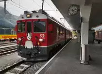ABe 4/4 III 52  Brusio  und ABe 4/4 III 56  Corviglia  stehen als R 1660 von Tirano, im Bahnhof St. Moritz.
Aufgenommen am 21.7.2016.