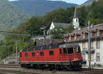 SBB: Die Re 6/6 11610  Spreitenbach  porträtiert mit der neuen Nummer 620 010-9 im Berner-Jura am 22. September 2016.
Foto: Walter Ruetsch