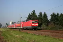 Zwischen den Bahnhöfen Nievenheim und Dormagen wurde 112 159 mit dem RE 7 (Krefeld - Rheine) abgelichtet.
Mittlerweile fährt National Express nach Ausschreibungsgewinn diese Linie.
Aufnahmedatum: 12. Oktober 2010