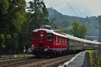 Am Zugschluss hing die 10019 die später die Rückfahrt zog während die 10019 von Bingen aus direkt nach Hanau fuhr. Dank der frischen HU vom 14.3.2016 sah sie aus wie Frisch aus dem Ei gepellt. Käpt`n Blaubär fährt natürlich mit und verpasst keine Fahrt der Lok.

Königswinter 17.09.2016