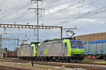 Doppeltraktion, mit den Loks 485 017-8 und 485 002-0, durchfahren den Bahnhof Pratteln. Die Aufnahme stammt vom 16.09.2016.