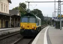 Ein Nachschuss von der Class 66 PB17 von der Rurtalbahn-Cargo kommt als Lokzug aus Oberhausen-West nach Aachen-West und kam aus Richtung Rheydt,Wickrath,Beckrath,Herrath,Erkelenz,Baal,Hückelhoven-Baal,Brachelen,,Lindern,Süggerrath,Geilenkirchen,Frelenberg,Zweibrüggen,Übach-Palenberg,Rimburg,Finkenrath,Hofstadt und fuhr durch Herzogenrath in Richtung Kohlscheid,Richterich,Laurensberg,Aachen-West.
Aufgenommen vom Bahnsteig 2 in Herzogenrath. 
Am Nachmittag vom 15.9.2016. 