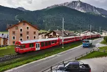 Nachschuss vom R 1869 (S-chanf - St. Moritz), kurz vor dem Bahnhof Zouz. Zuglok war Ge 4/4 II 626  Malans .
Aufgenommen am 22.7.2016.
