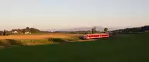 Die Sonne leuchtete gerade noch die KBS 949 aus, als am Abend des 25.08.16 der Mühldorfer 628 560-5 nach Traunreut bei Hörpolding unterwegs war.
