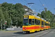 Doppeltraktion, mit dem Be 4/8 235 und dem Be 4/6 227, auf der Linie 10, fährt zur Haltestelle am Bahnhof SBB. Die Aufnahme stammt vom 22.09.2016.