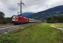 Nachschuss vom railjet 533 (Wien Hbf - Lienz), und dem Verstärkungszug D 15533 am Zugschluss. 
Zuglok war 1116 244-5, Schublok war 1016 040-0.

Aufgenommen am 8.10.2016, bei Berg im Drautal.