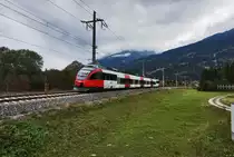 4024 116-8 fährt als S1 4244 (Lienz - Friesach) bei Berg im Drautal vorüber.
Aufgenommen am 8.10.2016.