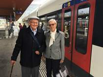 Mein Vater Walter feiert Jubiläum: heute vor exakt 70 Jahren hatte er bei der SBB seinen 1. Arbeitstag. Sylvia und ich gratulieren herzlich. Ein Flirt brachte uns von Biel-Mett nach Biel-PB, 09. Oktober 2016