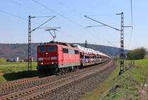 151 139-3 mit beladenem Autozug in Fahrtrichtung Norden. Aufgenommen am 19.04.2015 zwischen Mecklar und Ludwigsau-Friedlos.