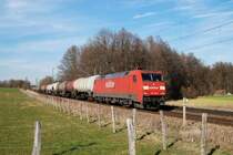152 152 mit einem G�terzug bei Gro�karolinenfeld (06.03.2007)