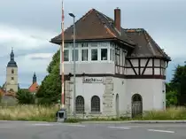 Das Stellwerk Laucha/West (Lw) im schönen Unstruttal am 03.07.2016 