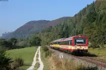 VT 43 und VT 41 als HzL88048 (Tuttlingen-Sigmaringen) bei Hausen im Tal 25.9.16