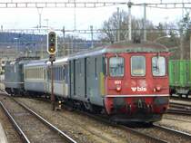 ** bls Aaalenweidli ** Pendelzug mit SBB Steuerwagen Dt + bls 2Kl.Personenwagen + SBB 1+2 Kl Personenwagen  + bls Re 4/4 420 508 ( ex SBB Re 4/4 )bie der Ausfahrt vom Bahnhof Lyss am 03.03.2007