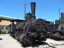 Gysev Nr. 17 (entspricht MAV IIIe, später BR 326), Nr. 2459

Baujahr 1885, hergestellt von der Lokomotivfabrik Wiener Neustadt.
Höchstgeschw. 55 km/h
Betriegsgewicht 39,4 t 
Achslast 13,3 t 
Dampfdruck 10 bar 
LüP mit Tender 15190 mm 
Treibraddurchm. 1204 mm 

Hungarian Railway Museum, Budapest, 18.6.2016
