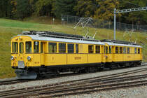 RhB: JUBILÄUM
     20 JAHRE CLUB 1889
Am 15. Oktober 2016 wurden in Pontresina die beiden Bernina Triebwagen ABe 4/4 34 und ABe 4/4 30 für den Montebello-Express bereit gestellt.
Foto: Walter Ruetsch
