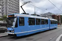 OSLO (Provinz Oslo), 08.09.2016, Wagen 132 als Linie 12 nach Disen in der Haltestelle Solli