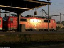 In der Abendsonne wartet 111 158-2 im Hbf. Wanne-Eickel auf Ihre Weiterfahrt. 13.04.2007