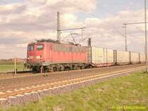 8.Apil.2007. N�he Vechelde Richtung Hannover: Br 140 292-4 mit einem fl�sterleisen Containerzug. Rein akustisch ann�hernd nicht von einem IC zu unterscheiden. Angenehm!!!