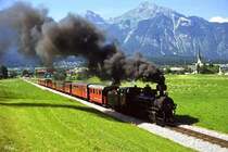 Ganz sch�n dicke Luft ...! Lok 4 mit Dampfbummelzug bei Strass (30. Juni 2004)