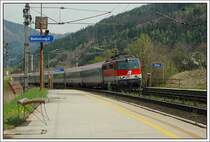 Am 10.4.2007 kam wieder einmal eine 1142 zu OEC Ehren. 1142 612 bespannte den OEC 555  �sterreichischer St�dtebund  von Wien nach Graz. Die Aufnahme entstand bei der Durchfahrt der Haltestelle St�bing. 